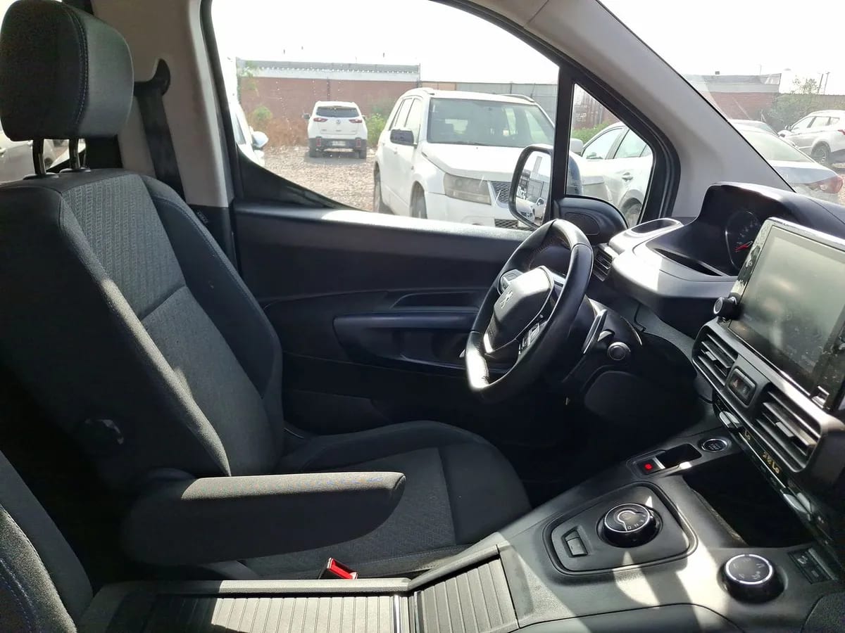 Peugeot Rifter 1.5 Allure Bluehdi Diesel 130hp Eat8 5p año 2023