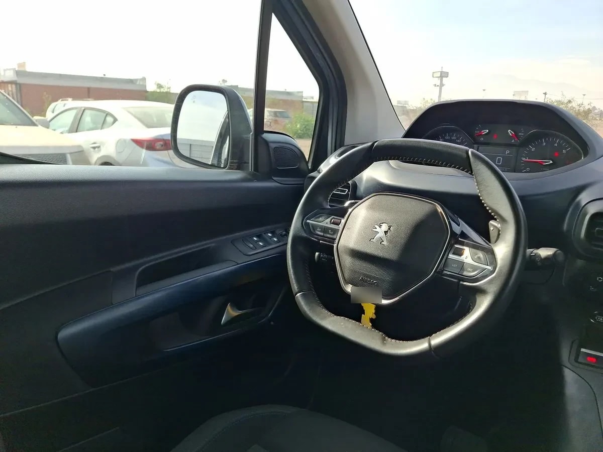 Peugeot Rifter 1.5 Allure Bluehdi Diesel 130hp Eat8 5p año 2023
