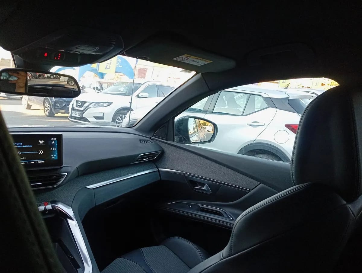 Peugeot 3008 1.5 Allure Pack Bluehdi 130 4x2 Eat8 5p año 2024