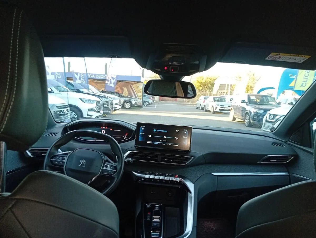 Peugeot 3008 1.5 Allure Pack Bluehdi 130 4x2 Eat8 5p año 2024