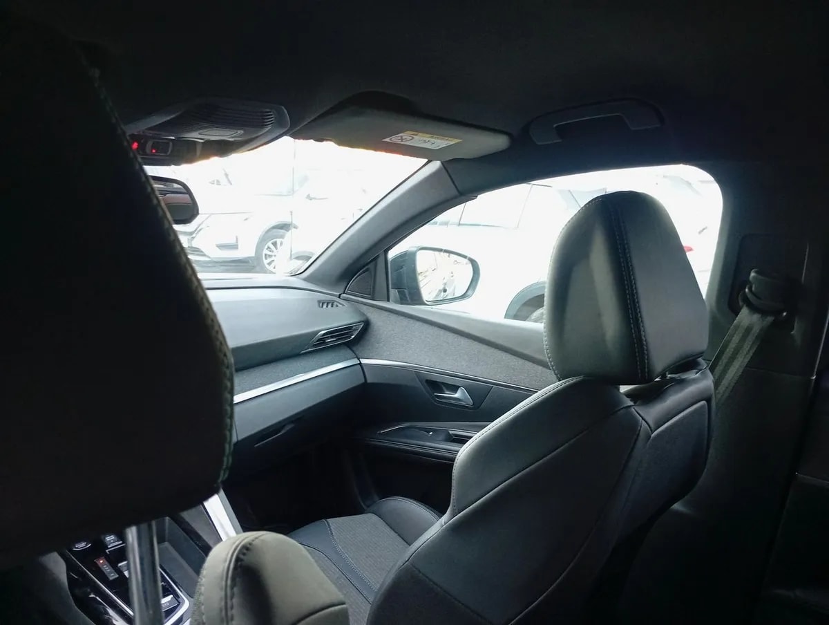 Peugeot 3008 1.5 Allure Pack Bluehdi 130 4x2 Eat8 5p año 2024