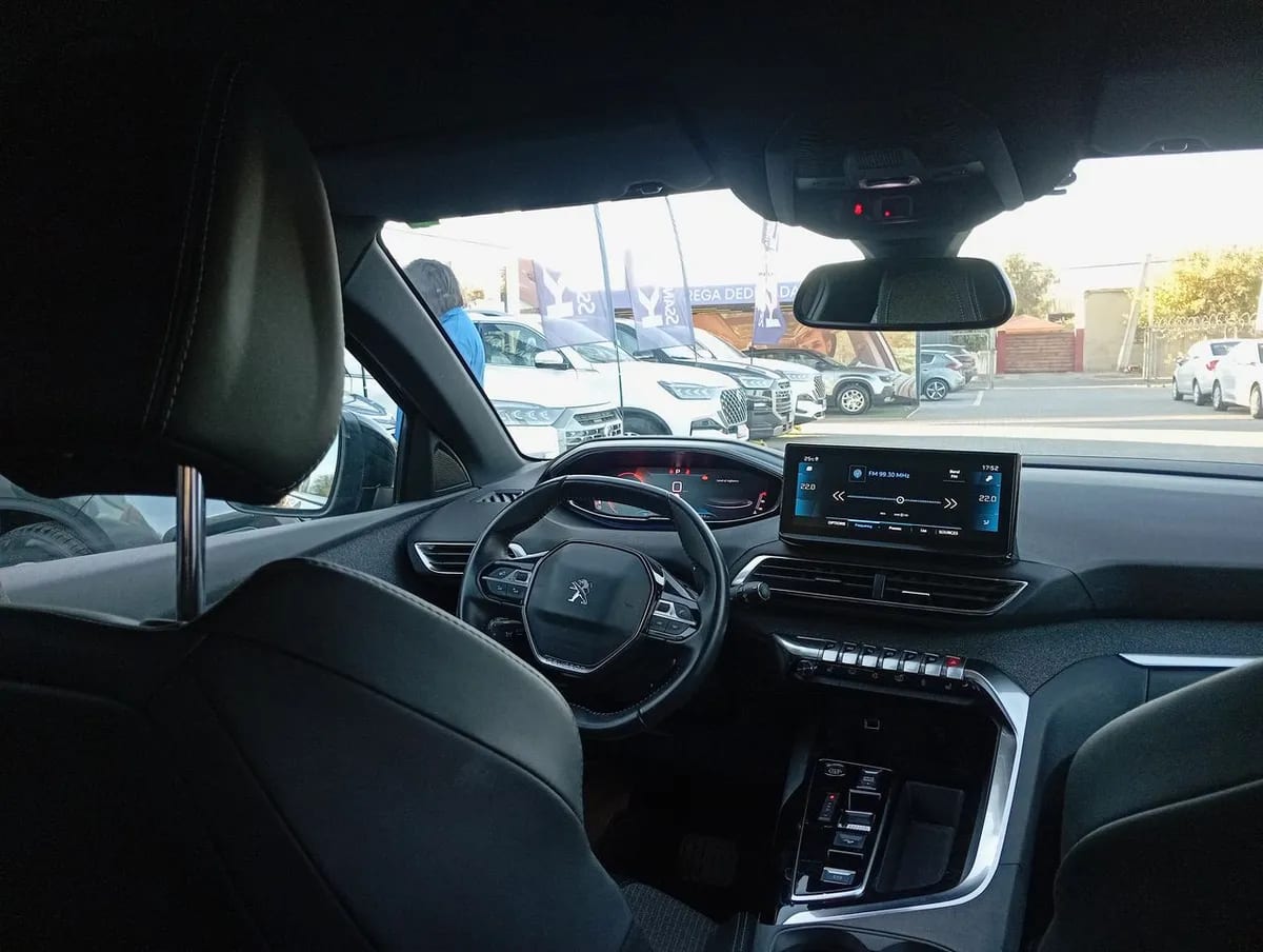Peugeot 3008 1.5 Allure Pack Bluehdi 130 4x2 Eat8 5p año 2024