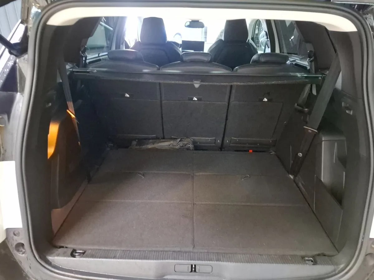 Peugeot 5008 1.5 Allure Pack Bluehdi 4x2 130 Eat8 5p año 2022