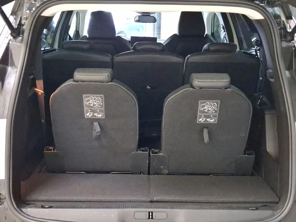 Peugeot 5008 1.5 Allure Pack Bluehdi 4x2 130 Eat8 5p año 2022