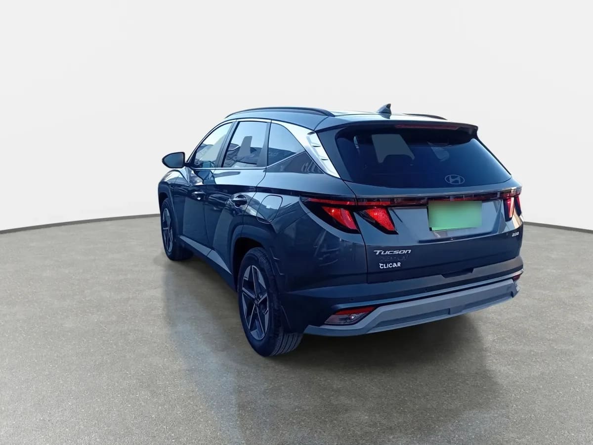 Hyundai Tucson 2.0 Nx4 Plus Fl Diesel 2wd At 5p año 2025