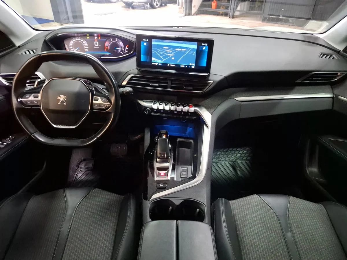 Peugeot 5008 1.5 Allure Pack Bluehdi 4x2 130 Eat8 5p año 2022