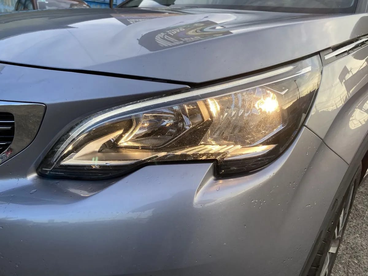 Peugeot 5008 1.5 Allure Bluehdi 4x2 130 Eat8 5p año 2020