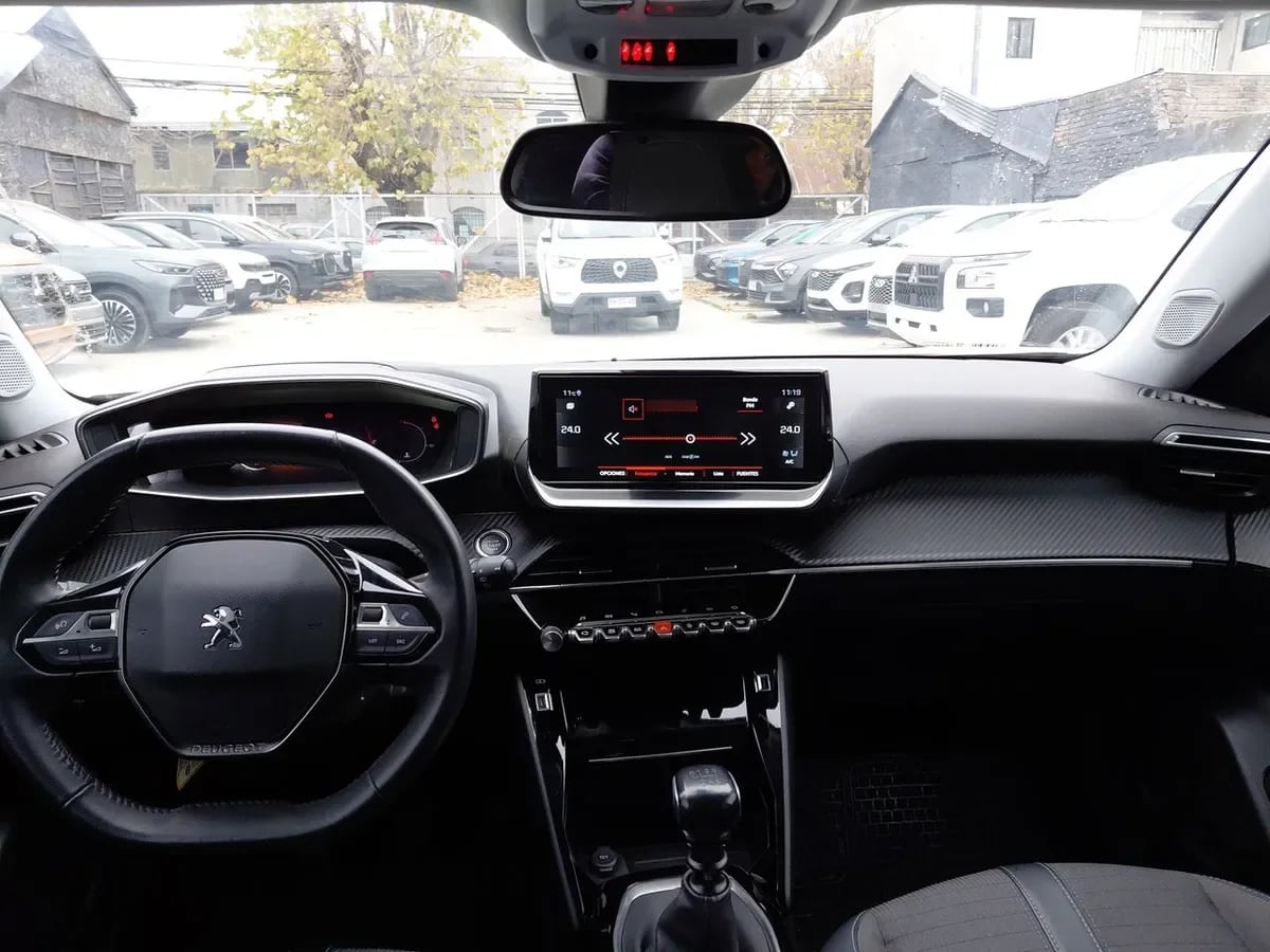 Peugeot 2008 1.2 Active Puretech 130 4x2 Mt 5p año 2022