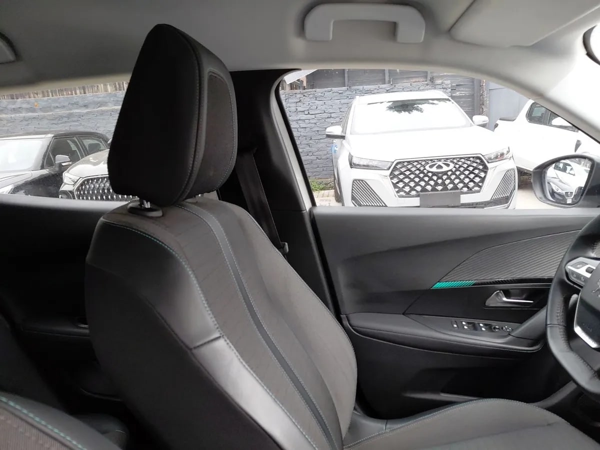 Peugeot 2008 1.2 Active Puretech 130 4x2 Mt 5p año 2022