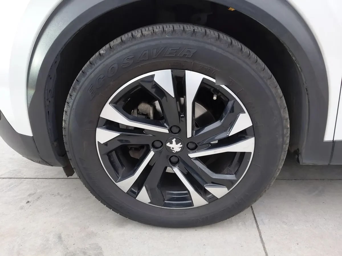 Peugeot 2008 1.2 Active Puretech 130 4x2 Mt 5p año 2022