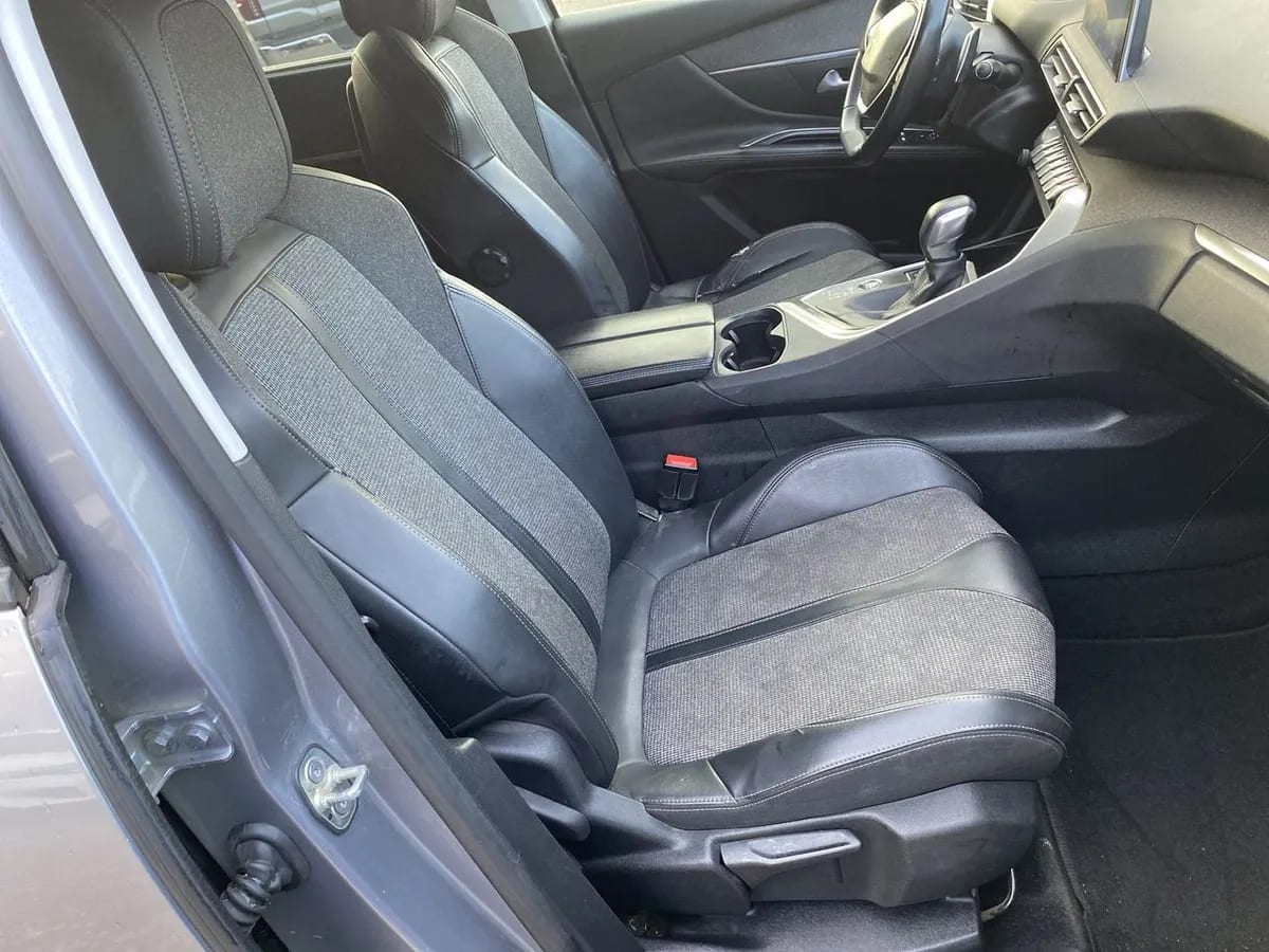 Peugeot 5008 1.5 Allure Bluehdi 4x2 130 Eat8 5p año 2020