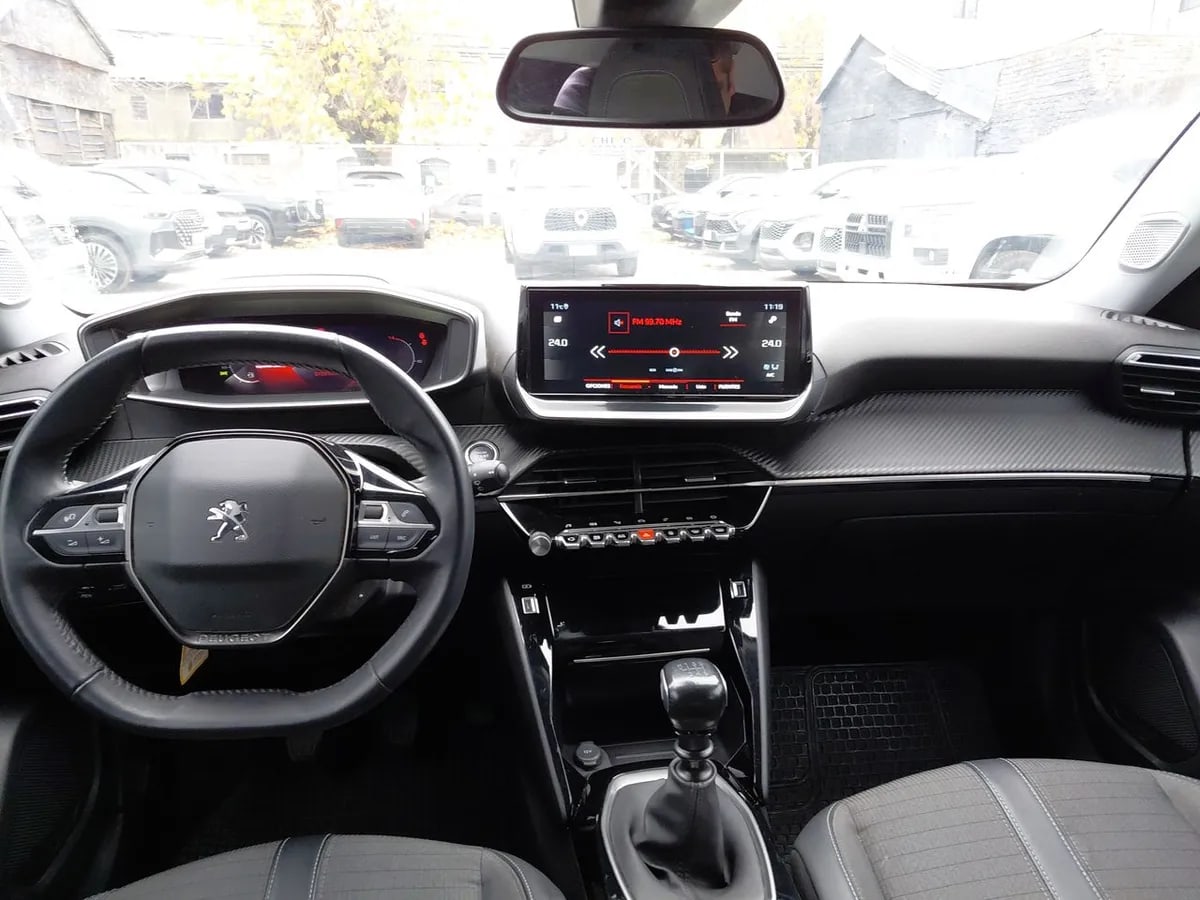 Peugeot 2008 1.2 Active Puretech 130 4x2 Mt 5p año 2022