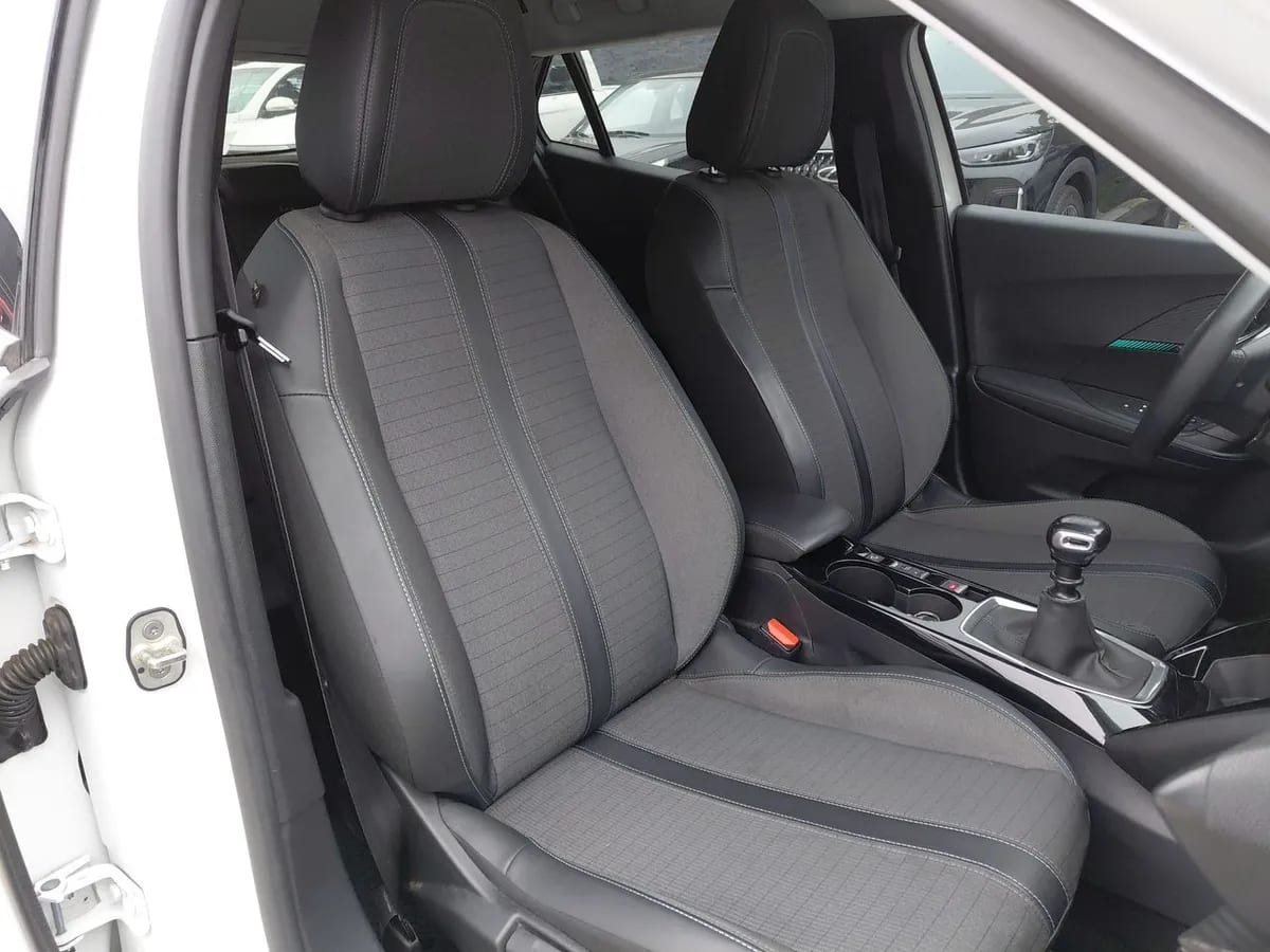 Peugeot 2008 1.2 Active Puretech 130 4x2 Mt 5p año 2022