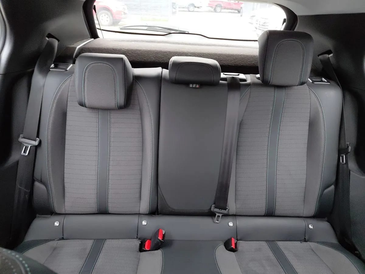 Peugeot 2008 1.2 Active Puretech 130 4x2 Mt 5p año 2022
