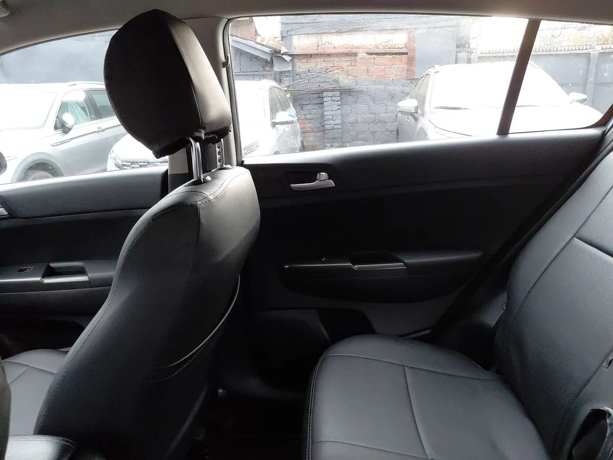 Kia Sportage 2.0 Lx 2wd Ac 6mt 5p año 2018