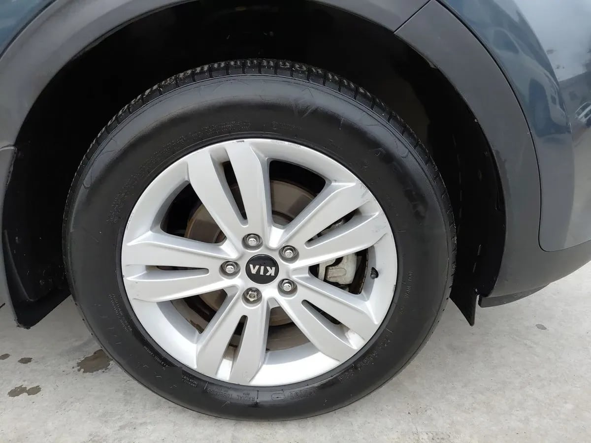 Kia Sportage 2.0 Lx 2wd Ac 6mt 5p año 2018