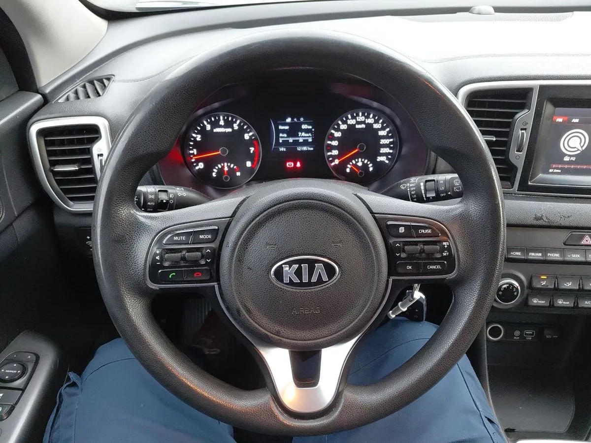 Kia Sportage 2.0 Lx 2wd Ac 6mt 5p año 2018
