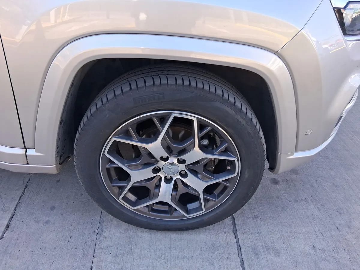 Jeep Commander 2.0t Overland Td380 Dies 4x4 9at 5p año 2023