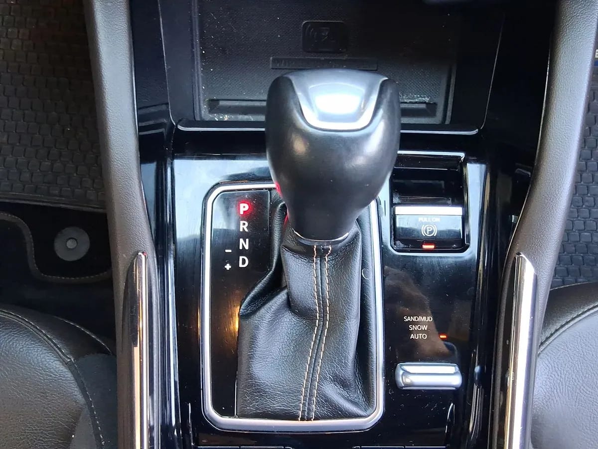 Jeep Commander 2.0t Overland Td380 Dies 4x4 9at 5p año 2023