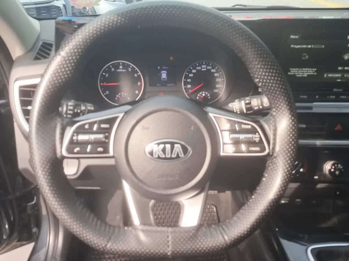 Kia Seltos 1.6 Ex 4x2 6mt 5p año 2021