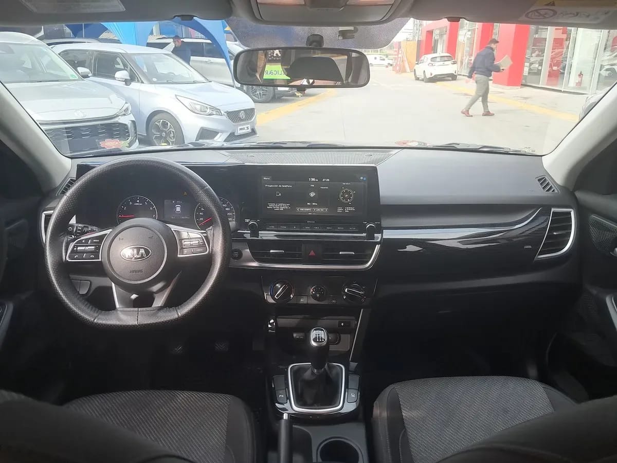 Kia Seltos 1.6 Ex 4x2 6mt 5p año 2021