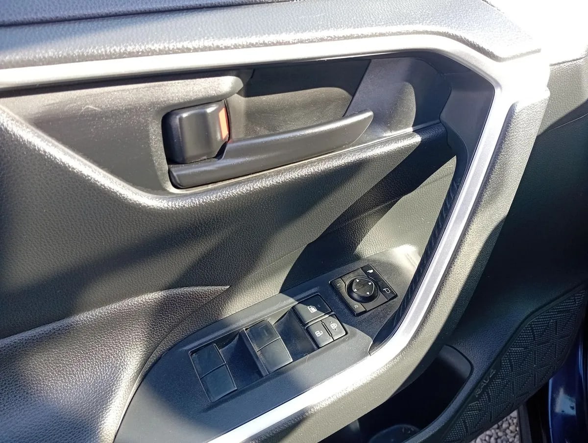 Toyota Rav 4 2.0 Le 4x4 Mt 5p año 2023