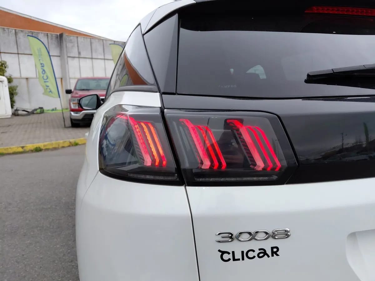 Peugeot 3008 1.5 Allure Pack Bluehdi 130 4x2 Eat8 5p año 2024