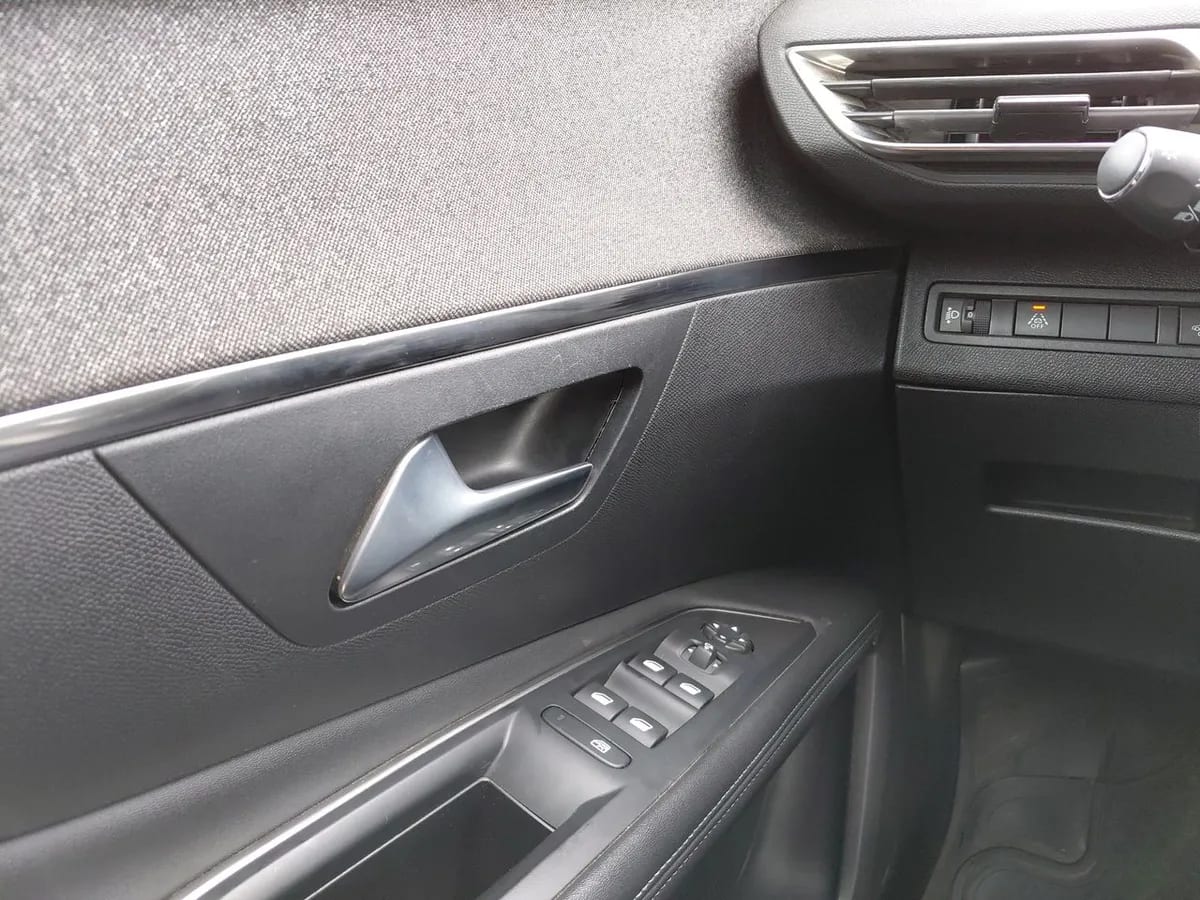 Peugeot 3008 1.5 Allure Pack Bluehdi 130 4x2 Eat8 5p año 2024