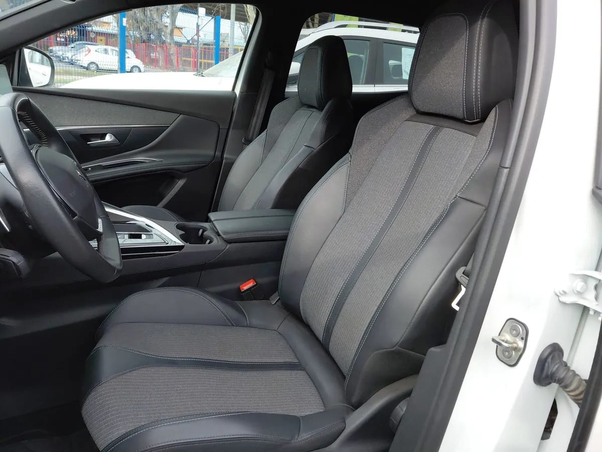 Peugeot 3008 1.5 Allure Pack Bluehdi 130 4x2 Eat8 5p año 2024