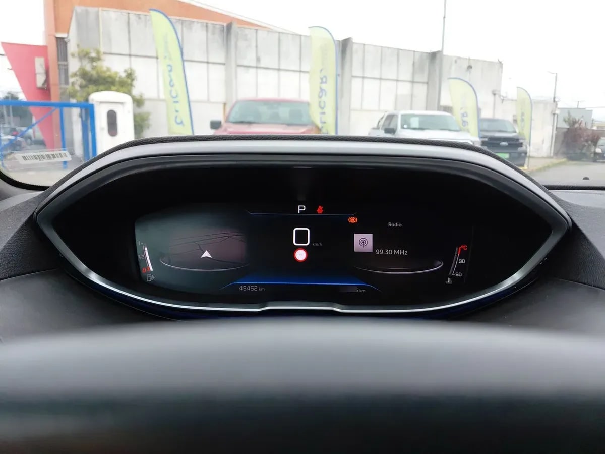 Peugeot 3008 1.5 Allure Pack Bluehdi 130 4x2 Eat8 5p año 2024