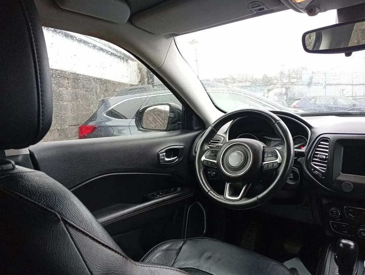 Jeep Compass 2.4 Longitude 4x4 Radio 7 9at 5p año 2019