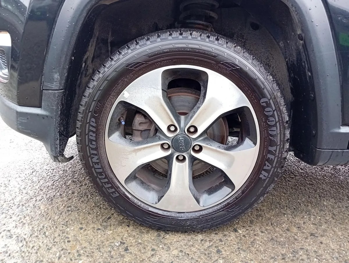 Jeep Compass 2.4 Longitude 4x4 Radio 7 9at 5p año 2019