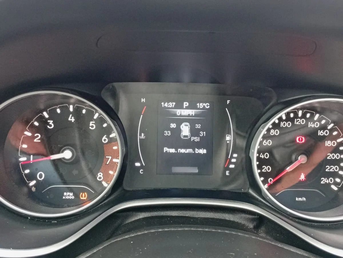 Jeep Compass 2.4 Longitude 4x4 Radio 7 9at 5p año 2019