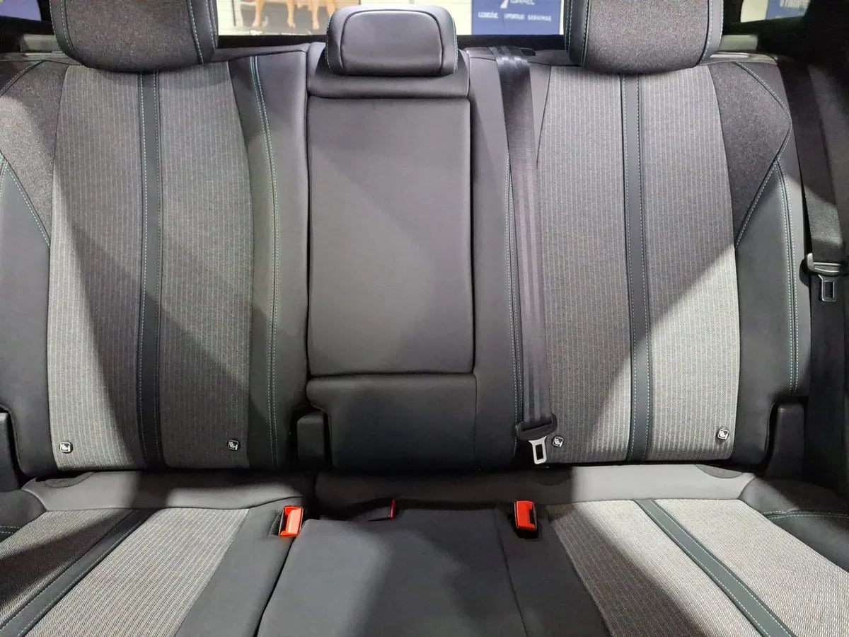 Peugeot 3008 1.6 Allure Pack Thp 165 4x2 Eat6 5p año 2024