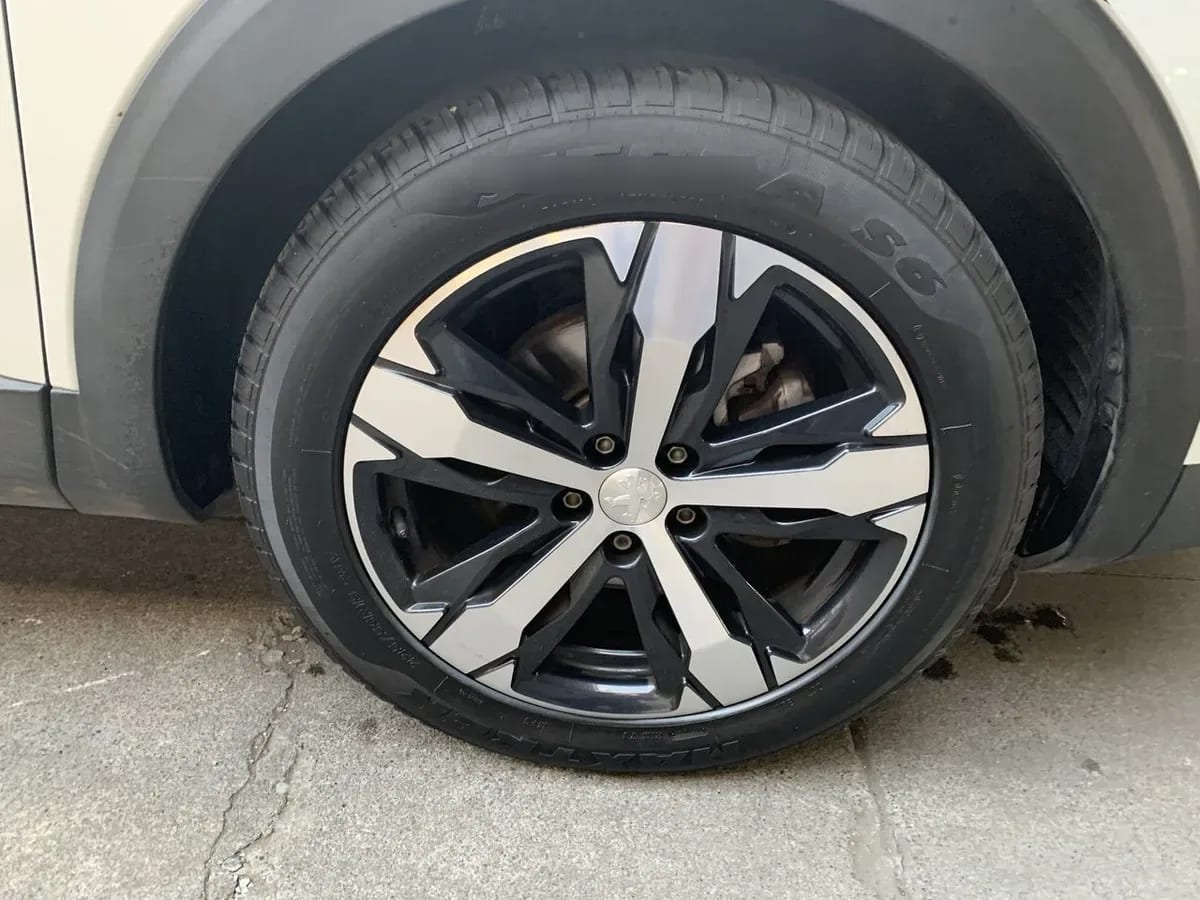 Peugeot 3008 1.6 Allure Pack Thp 165 4x2 Eat6 5p año 2024