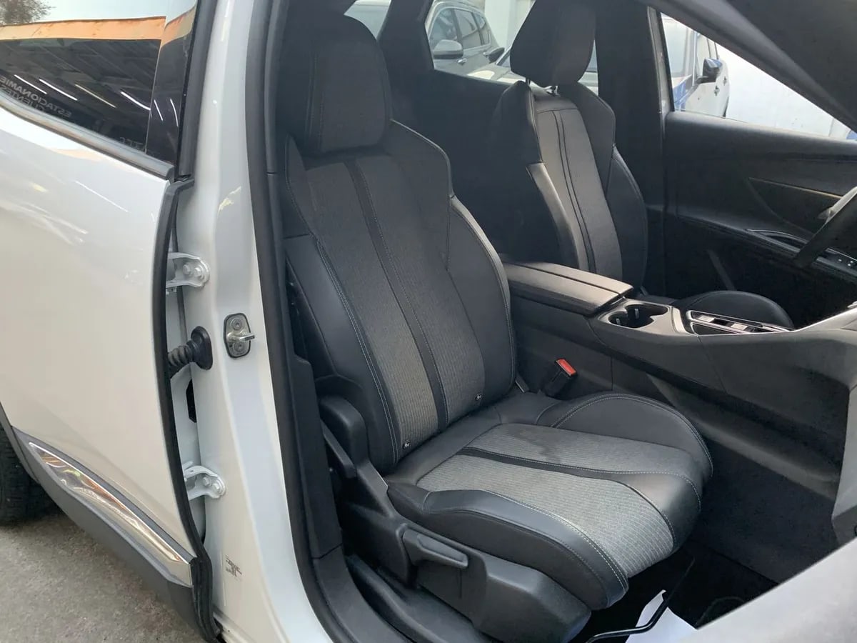 Peugeot 3008 1.6 Allure Pack Thp 165 4x2 Eat6 5p año 2024