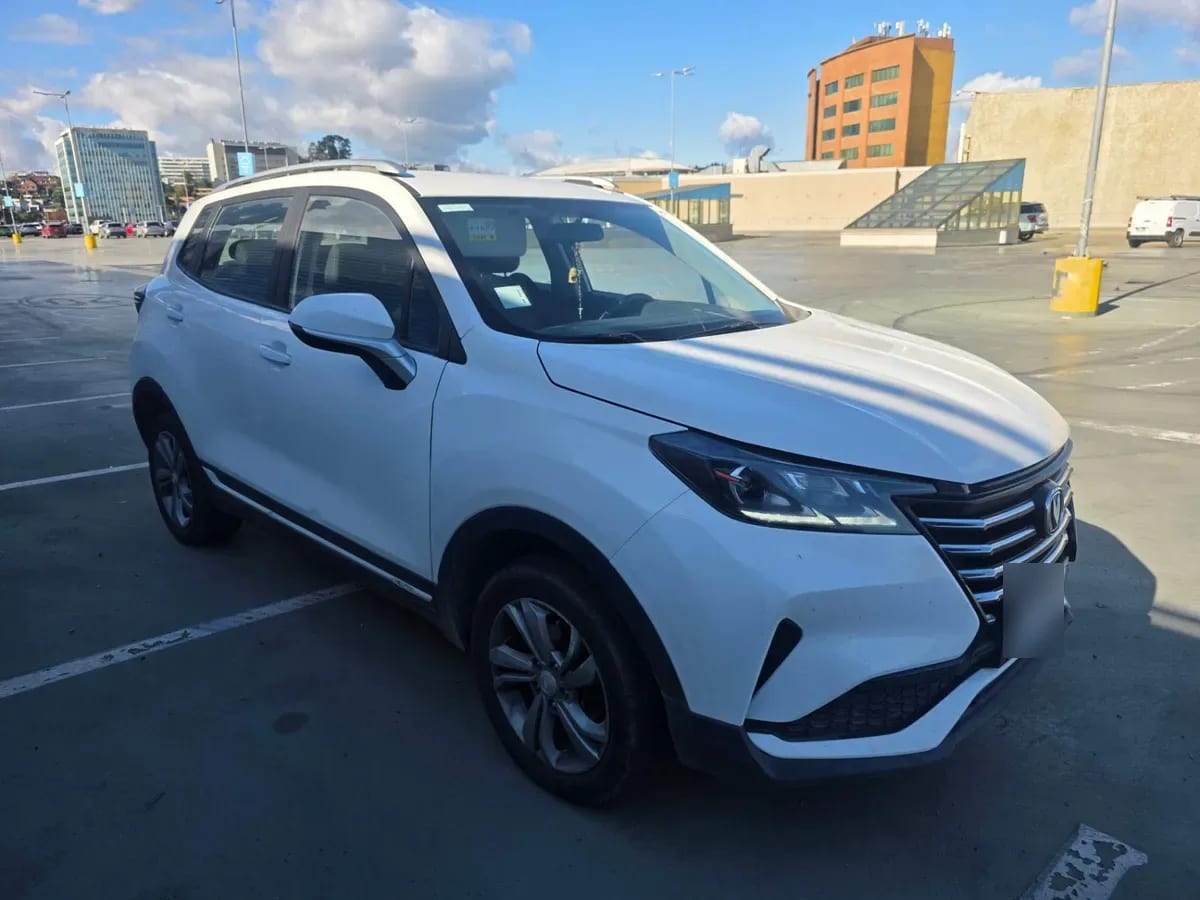 Changan Cs15 1.5 Luxury 4x2 Mt 5p año 2023