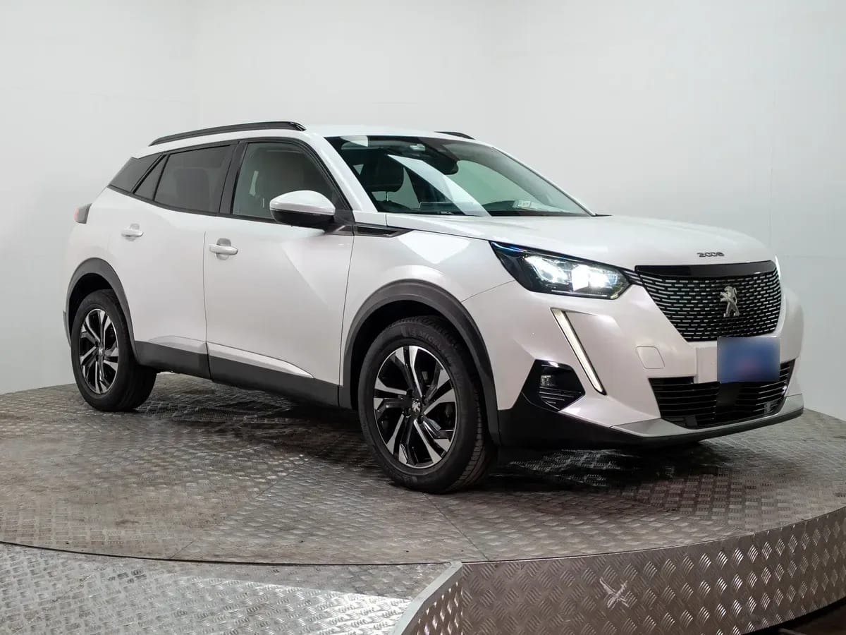 Peugeot Nuevo 2008 2008 1.2 Allure Pack Puretech 130 At año 2021