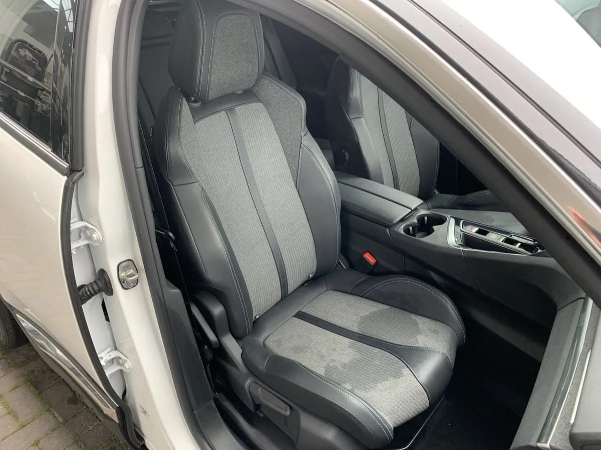Peugeot 3008 1.6 Allure Pack Thp 165 4x2 Eat6 5p año 2024