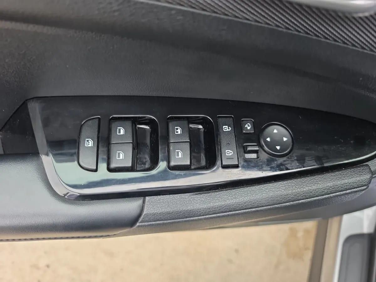 Kia Sportage 2.0 Ex Dies 2wd 8at 5p año 2025