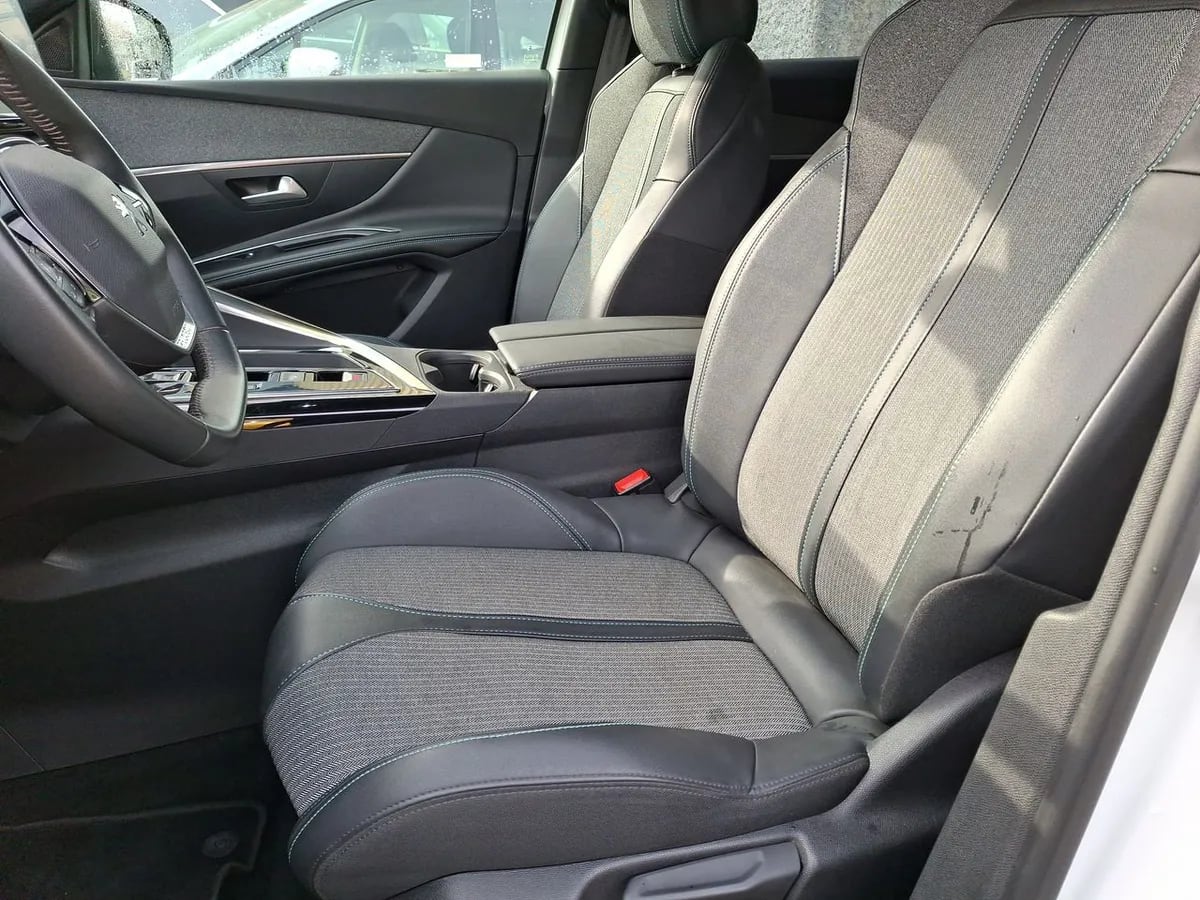 Peugeot 3008 1.6 Allure Pack Thp 165 4x2 Eat6 5p año 2024