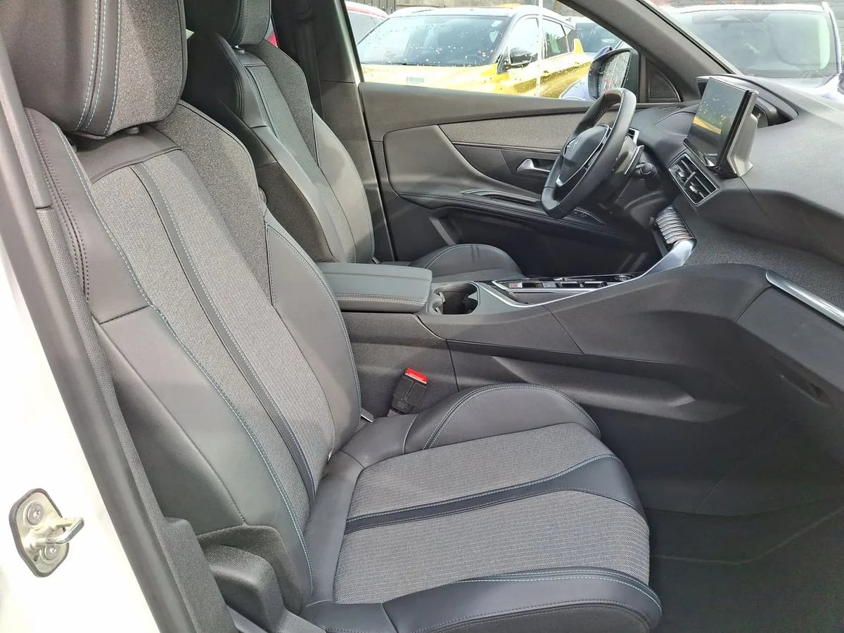 Peugeot 3008 1.6 Allure Pack Thp 165 4x2 Eat6 5p año 2024