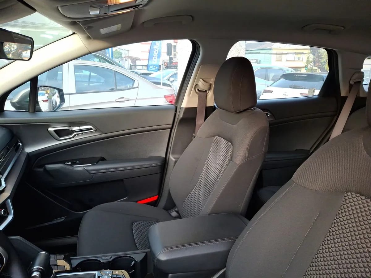 Kia Sportage 2.0 Ex Dies 2wd 8at 5p año 2025
