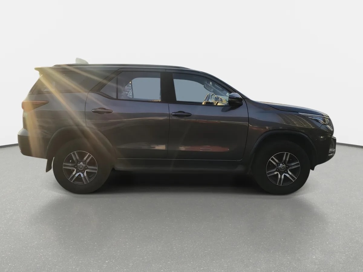 Toyota Fortunner 2.7 Sr5 4x2 At 5p año 2022