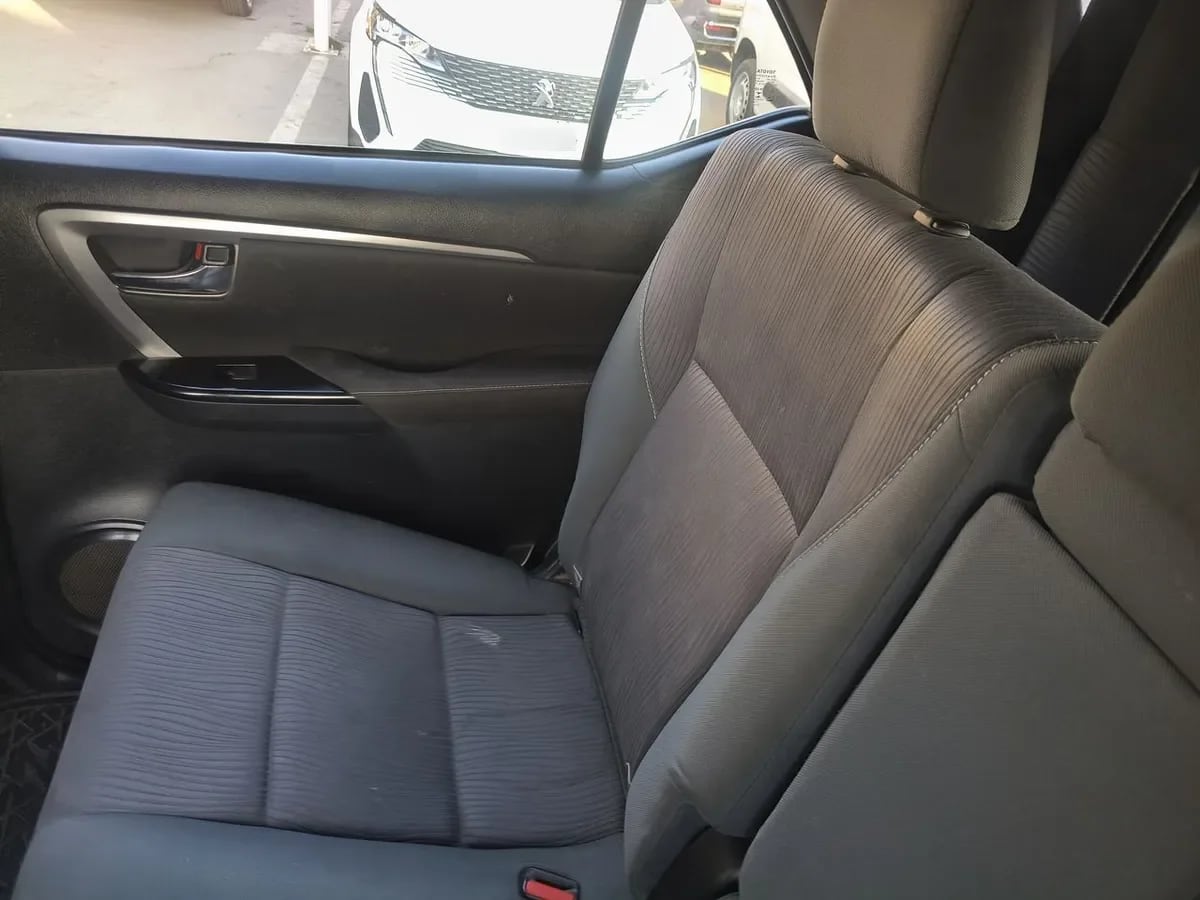 Toyota Fortunner 2.7 Sr5 4x2 At 5p año 2022