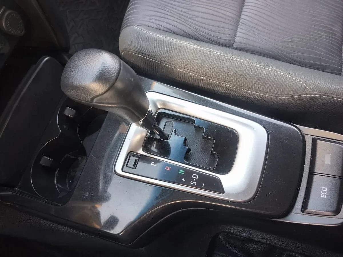 Toyota Fortunner 2.7 Sr5 4x2 At 5p año 2022