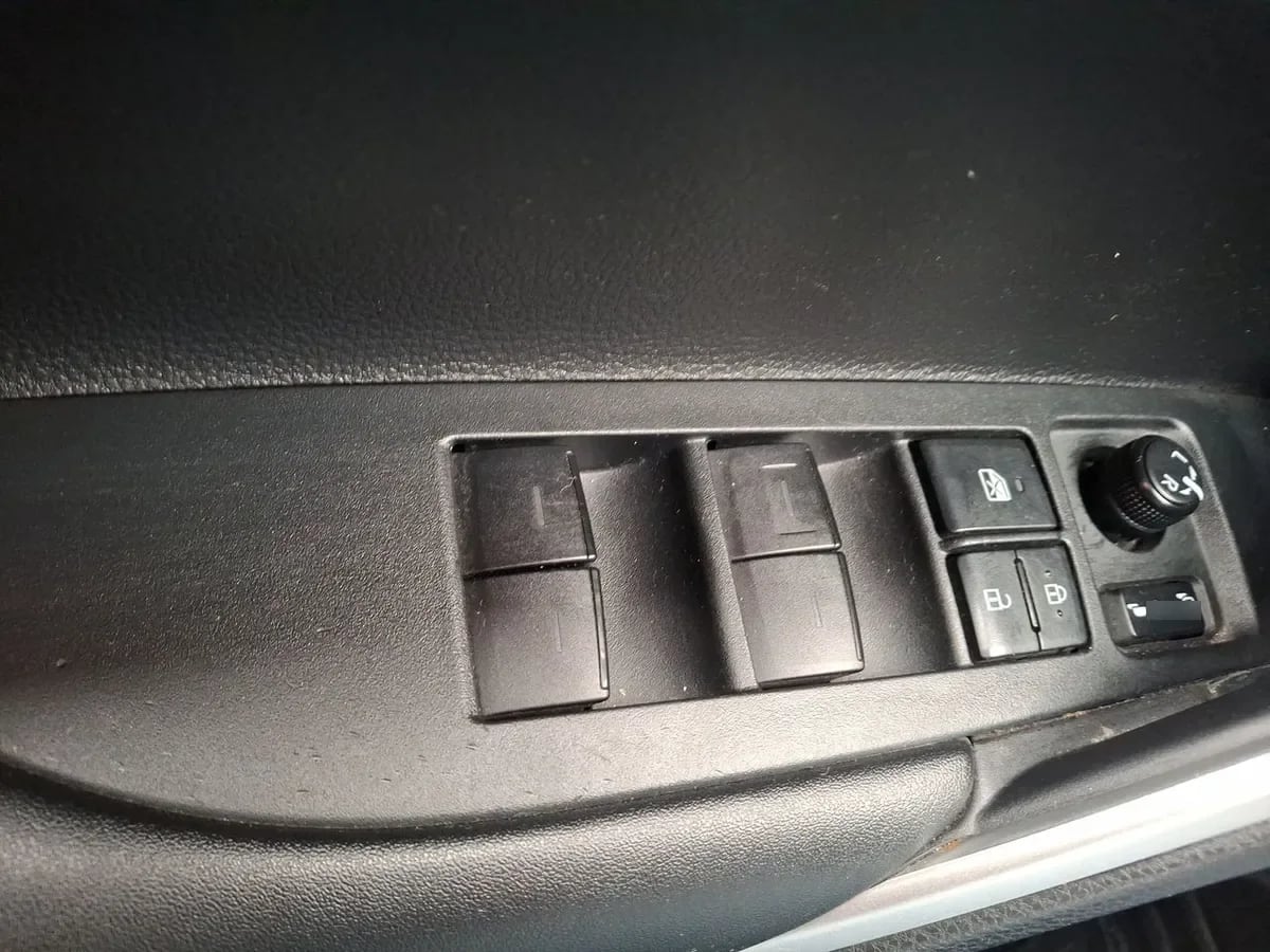 Toyota Corolla Cross 1.8 Seg Hybrid 4x2 Cvt At 5p año 2023