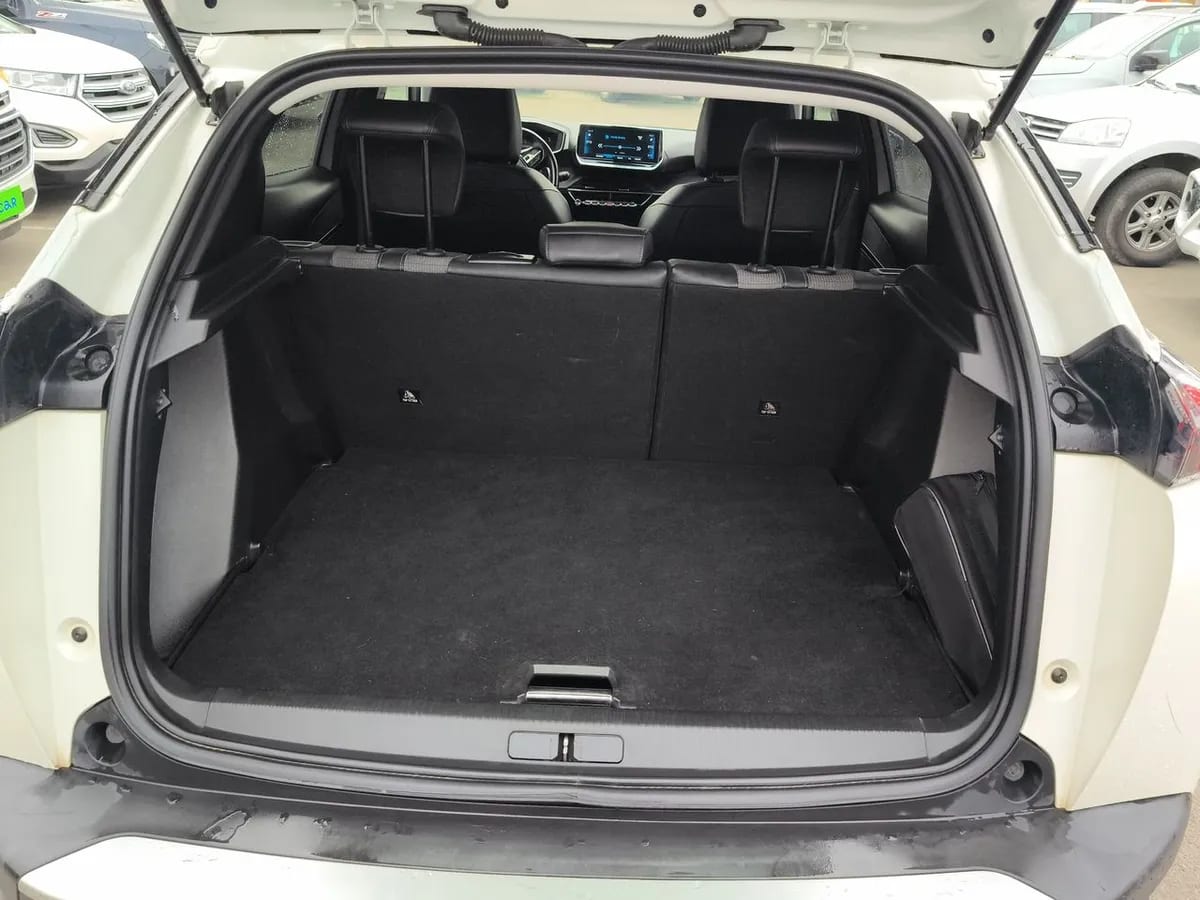 Peugeot 2008 1.2 Active Puretech 4x2 130 Eat8 5p año 2021