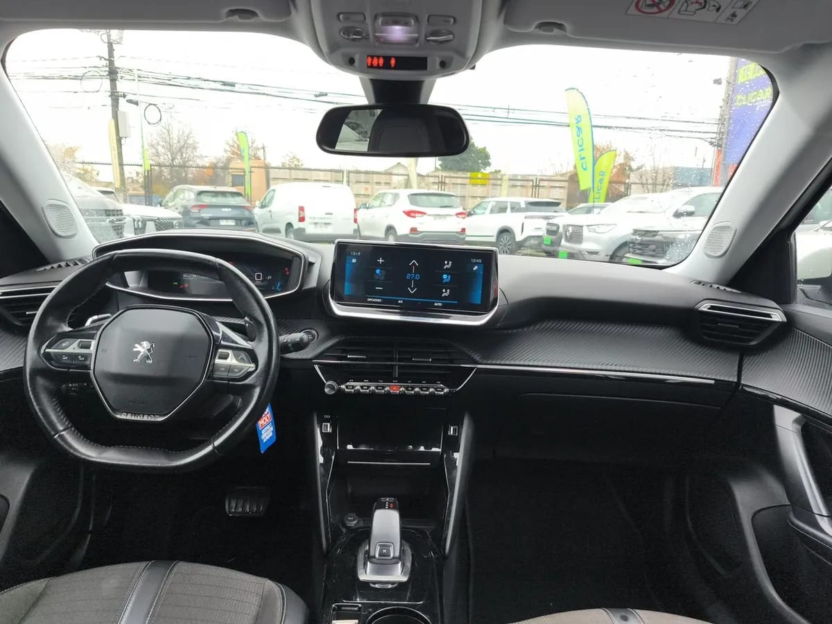 Peugeot 2008 1.2 Active Puretech 4x2 130 Eat8 5p año 2021