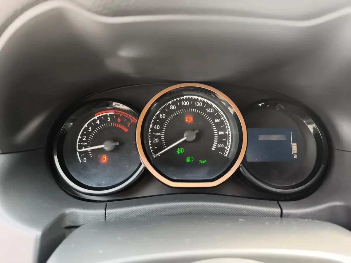 Renault Duster 1.6l Zen 4x2 Kit Outdoor 5mt 5p año 2018